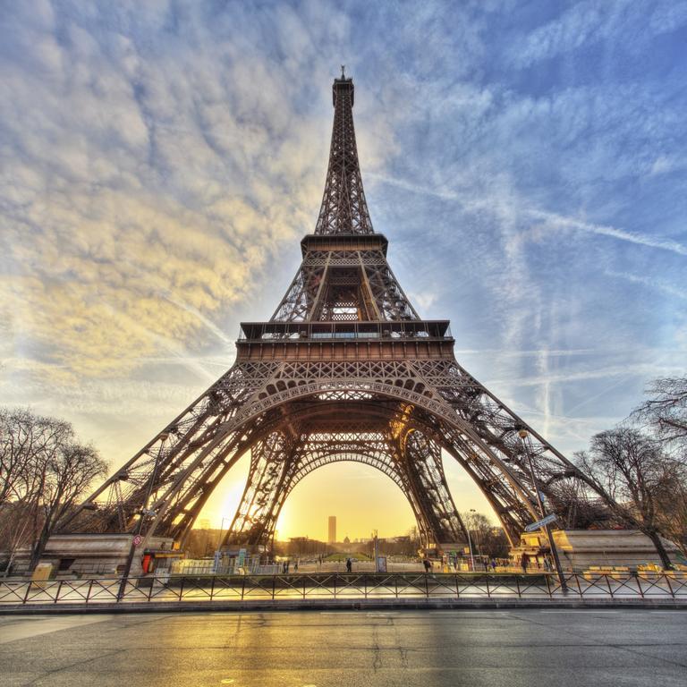 Eiffel Tower Champs De Mars Lägenhet Paris Exteriör bild